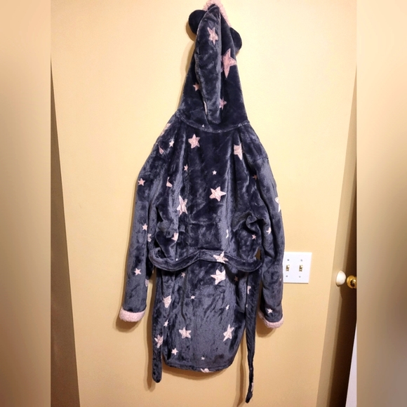Dex fuzzy bath robe - Picture 2 of 8